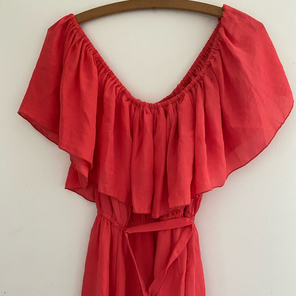 Mini, of shoulder dress